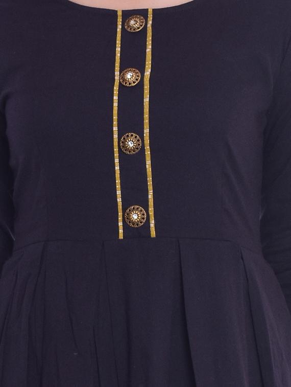 solid flared kurta - 15817835 - Zoom Image - 4