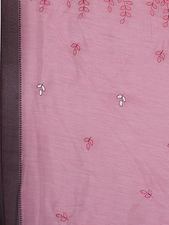 contrast border embroidered saree with blouse - 15851609 - Zoom Image - 4