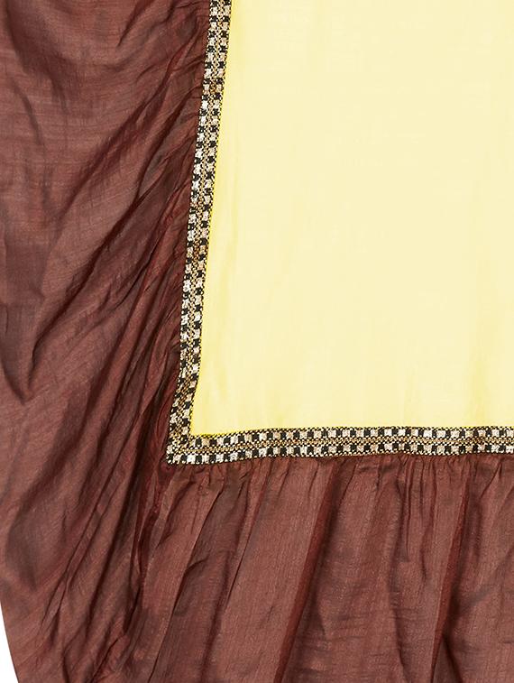 contrast ruffle border yellow saree with blouse - 15851618 - Zoom Image - 4