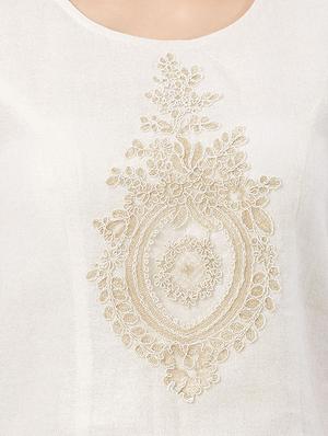 lace applique keyhole back top - 15851717 - Standard Image - 4