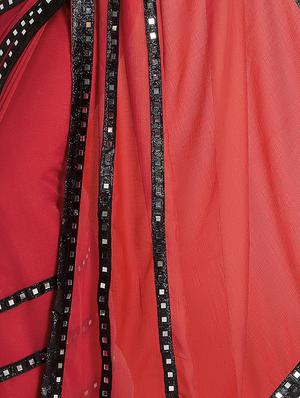 mirror work bordered saree with blouse - 15860788 - Standard Image - 4