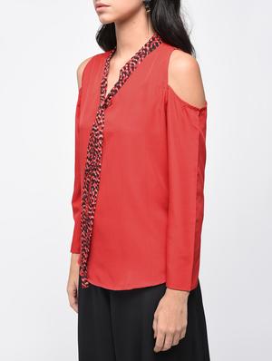 cold shoulder tie knot top - 15864349 - Standard Image - 4
