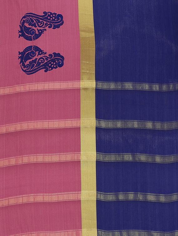 contrast zari border woven saree with blouse - 15876945 - Zoom Image - 4