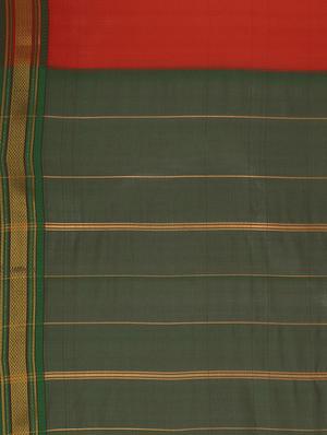 contrast zari border woven saree with blouse - 15876969 - Standard Image - 4