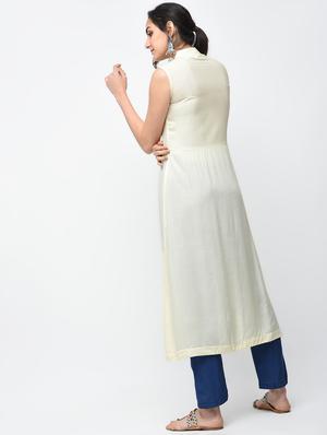 High slit embroidered kurta with tassels - 15879139 - Standard Image - 4