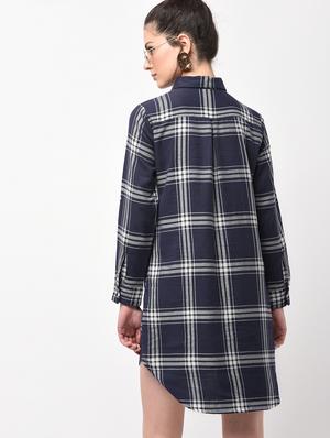 checkered curved hem shirt dress - 15894128 - Standard Image - 4