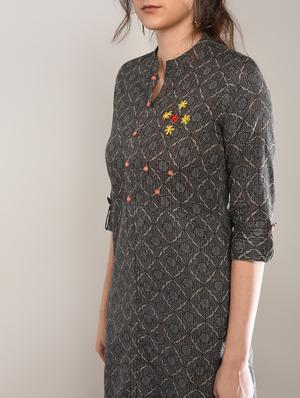 Kaantha straight kurta - 15897405 - Standard Image - 4