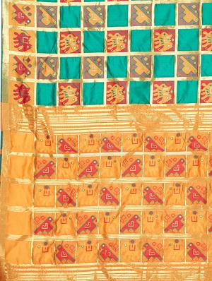 checkered zari motif patola saree with blouse - 15898590 - Standard Image - 4