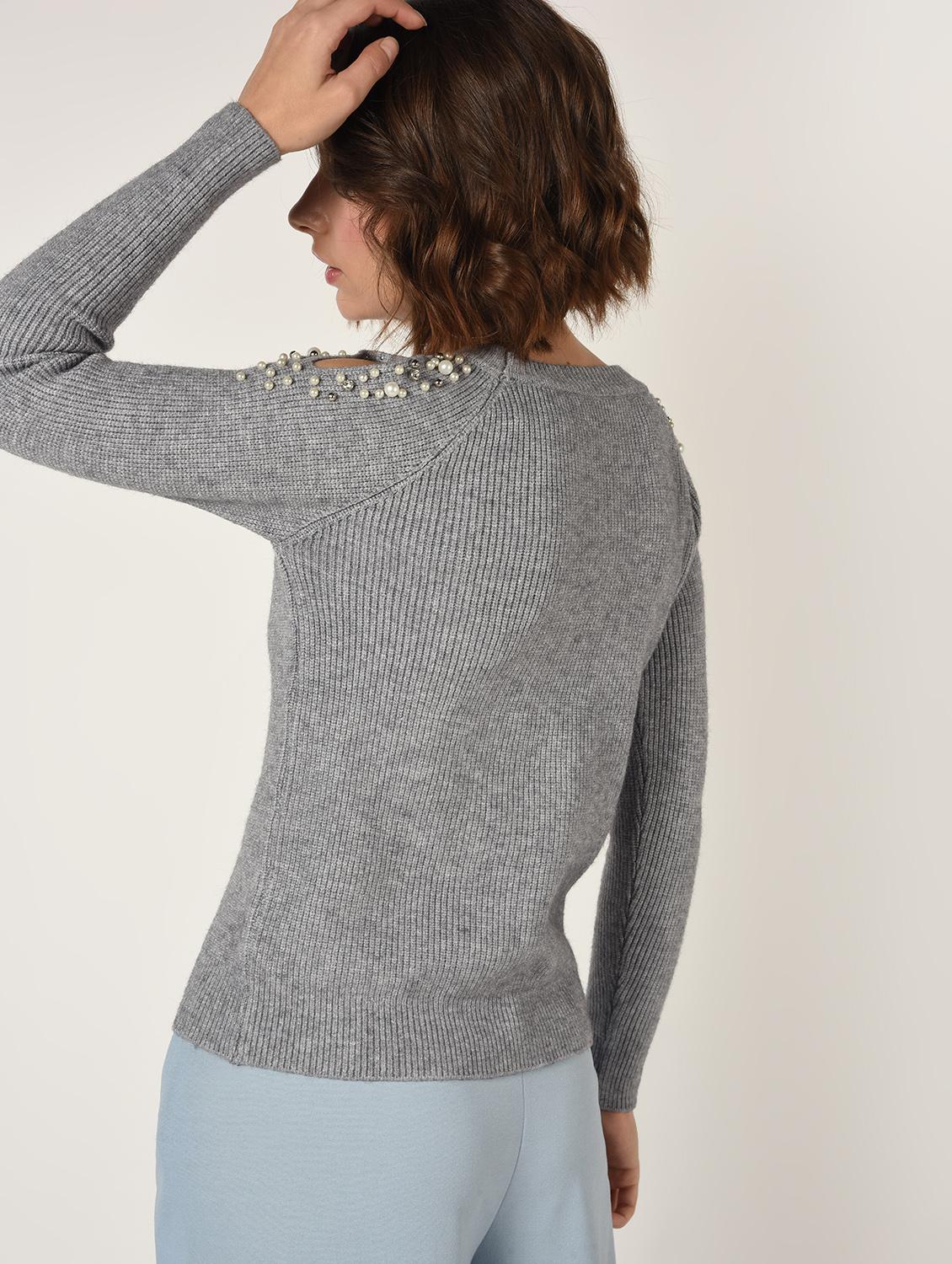 cold shoulder pearl embellished pullover - 15900919 - Zoom Image - 4