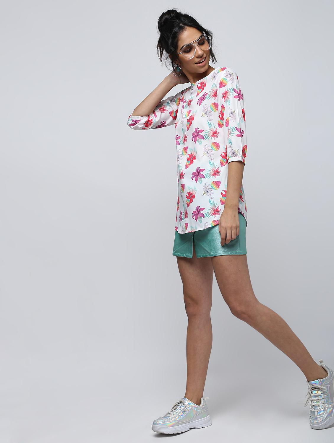curved hem floral top - 15902816 - Zoom Image - 4