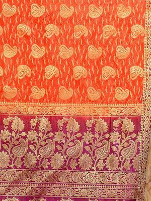 paisley motif woven saree with blouse - 15942830 - Standard Image - 4