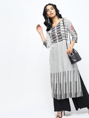 embroidered straight kurta - 15950706 - Standard Image - 4