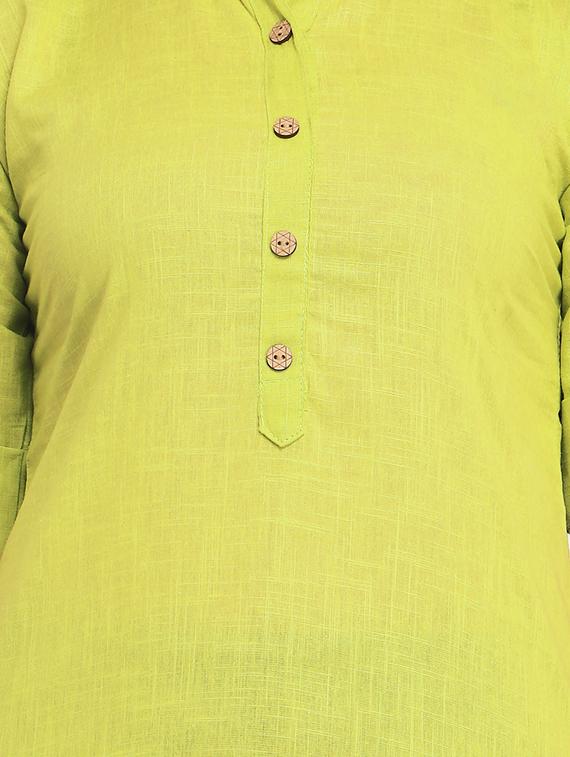 Roll up sleeved solid straight kurta - 15953967 - Zoom Image - 4