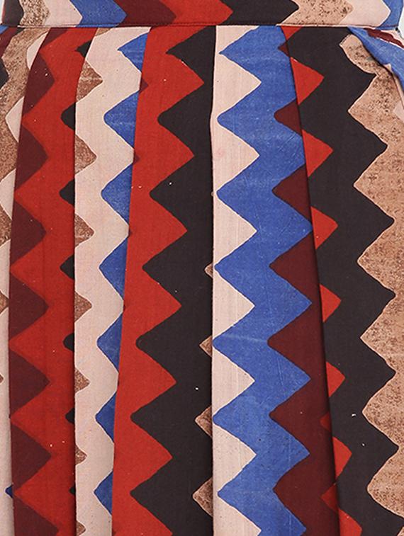 high rise chevron pleated skirt - 15972482 - Zoom Image - 4