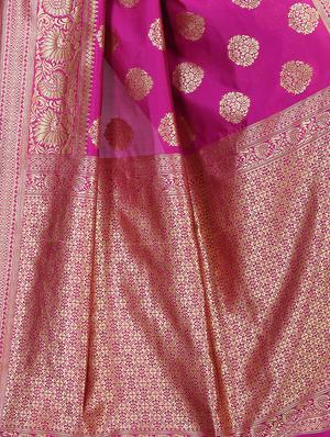 floral zari motif pink banarasi saree with blouse - 15997965 - Standard Image - 4