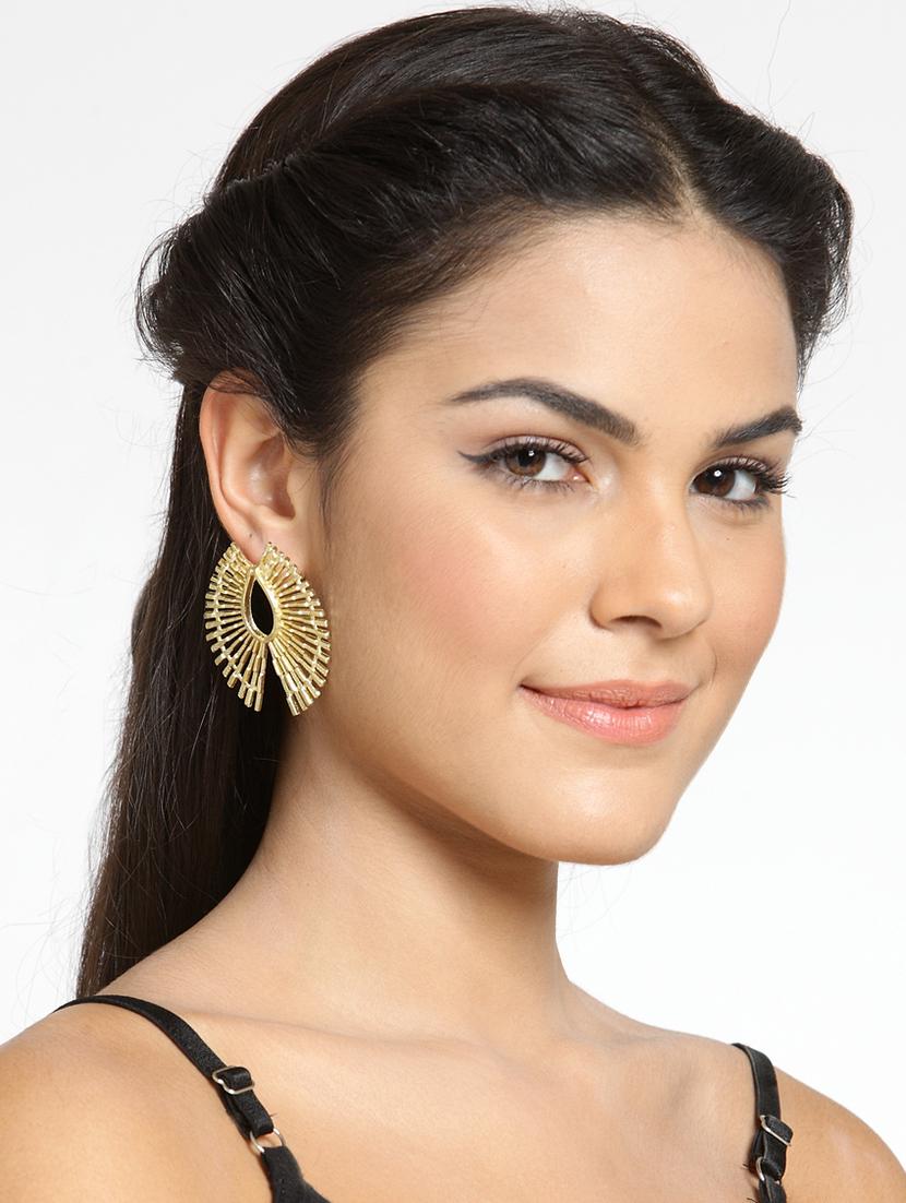 gold metal drop earring - 15999855 - Zoom Image - 4