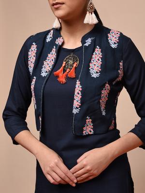 solid straight kurta with printed jacket - 16006415 - Standard Image - 4