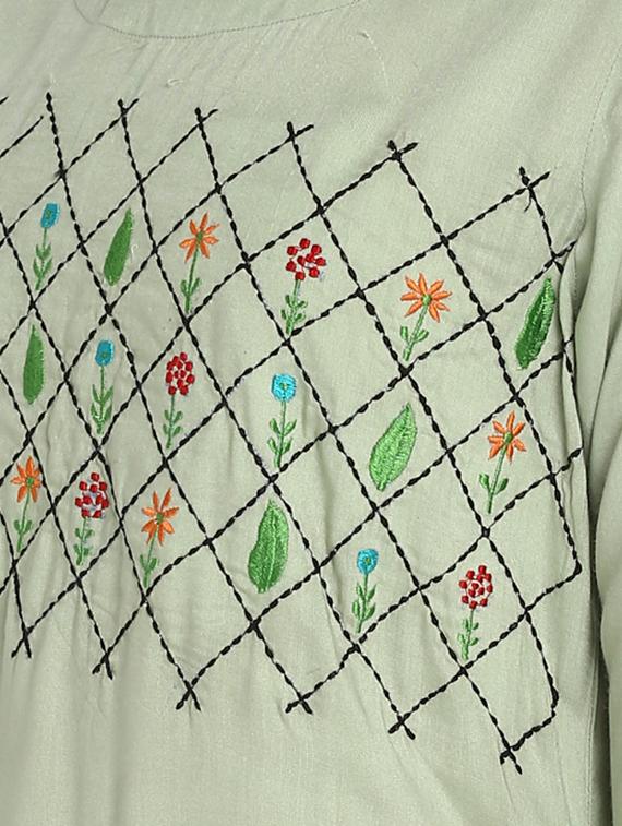 embroidered a-line kurta - 16011659 - Zoom Image - 4