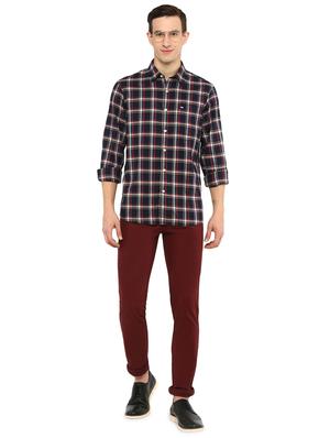 maroon solid chinos - 16065807 - Standard Image - 4