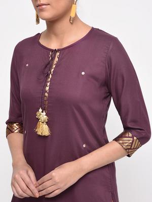 purple solid straight kurta - 16067317 - Standard Image - 4