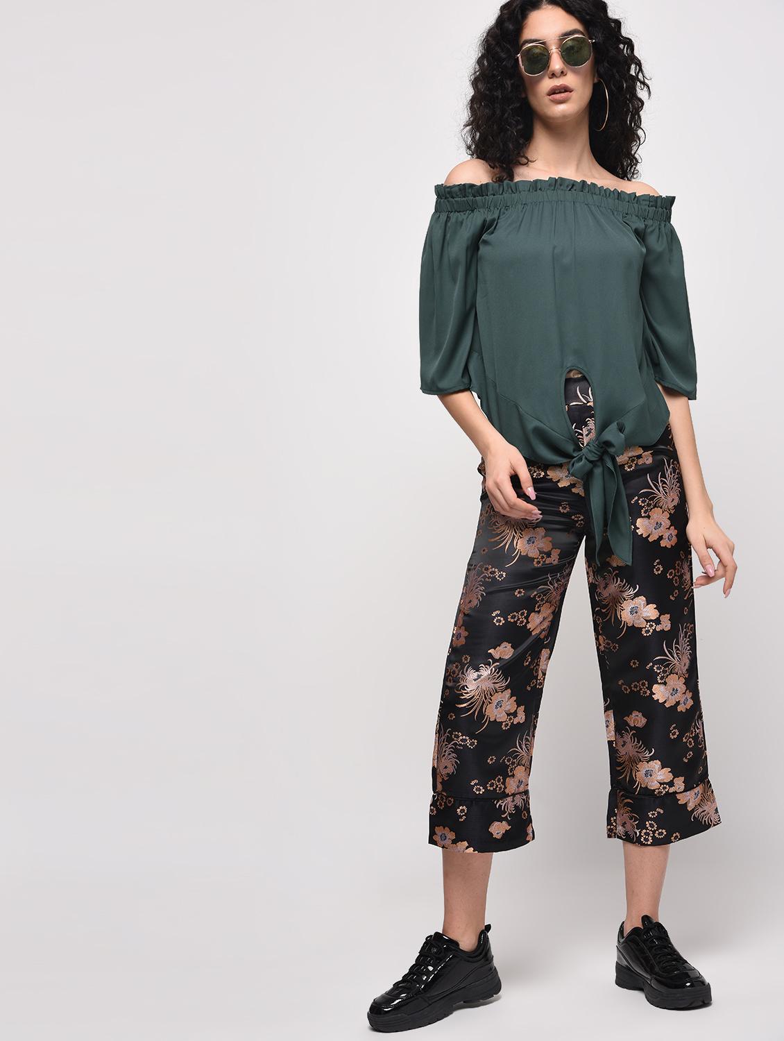 tie knot hem off shoulder top - 16087402 - Zoom Image - 4