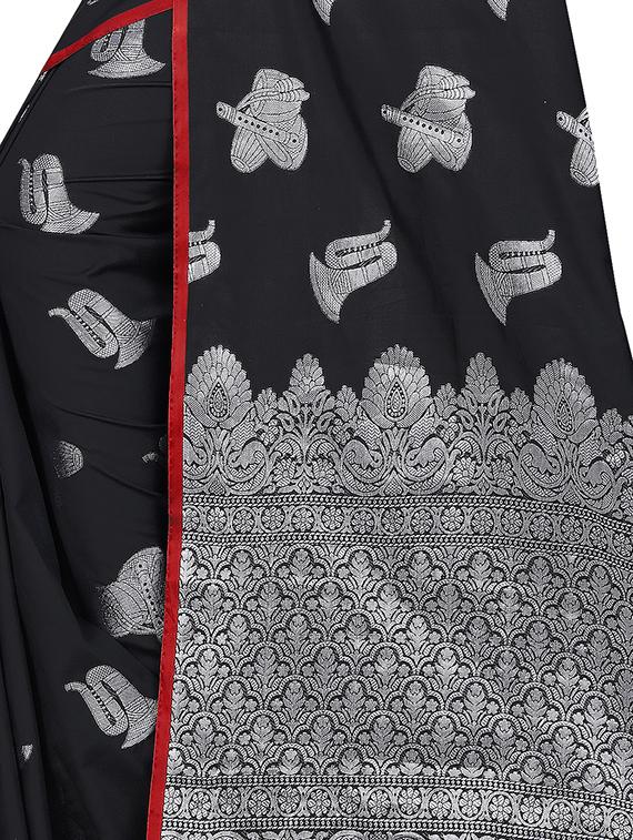 silver conversational motif woven saree with blouse - 16087869 - Zoom Image - 4