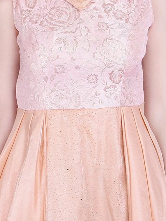 pleat detail floral embossed gown - 16114522 - Zoom Image - 4
