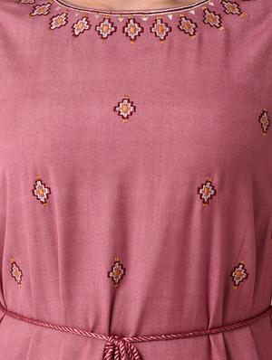 ruffled hem embroidered maxi dress - 16128768 - Standard Image - 4