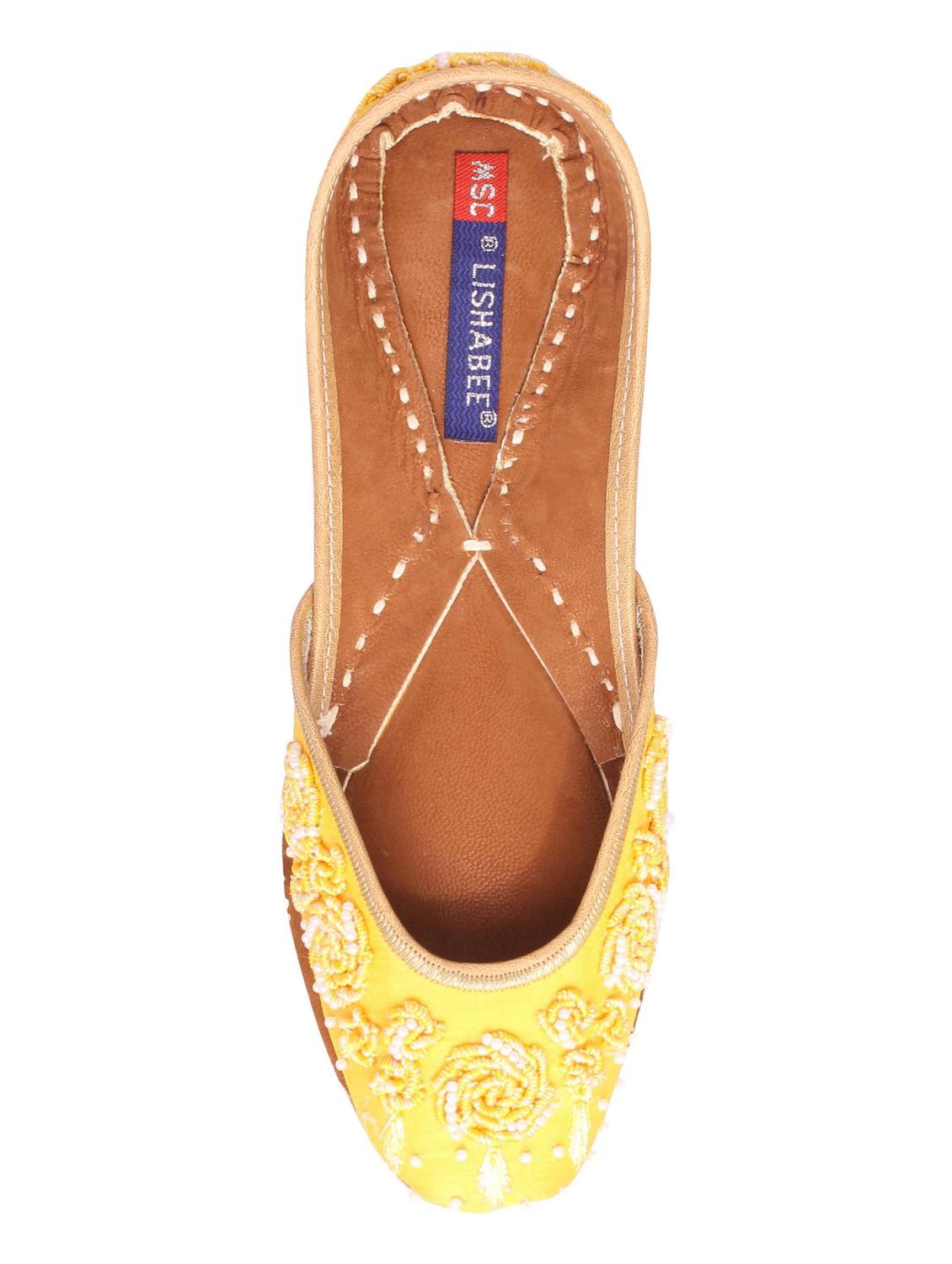 yellow slip on jutis - 16129552 - Zoom Image - 4