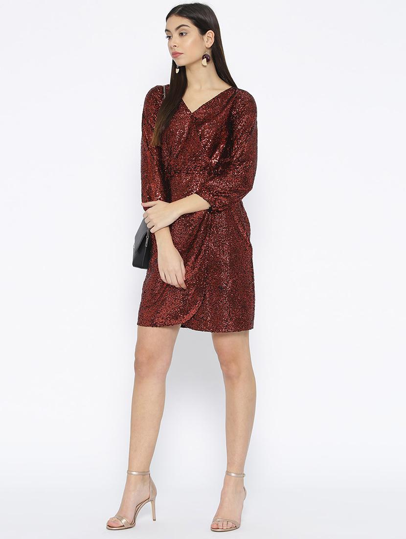 front overlap sequined sheath dress - 16131738 - Zoom Image - 4