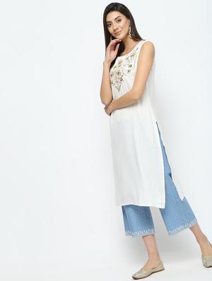 embroidered kurta with jacket - 16141905 - Standard Image - 4