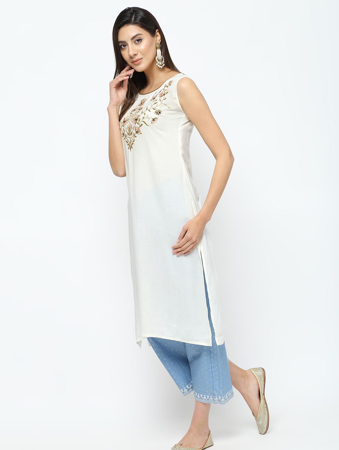 embroidered kurta with jacket - 16141906 - Zoom Image - 4