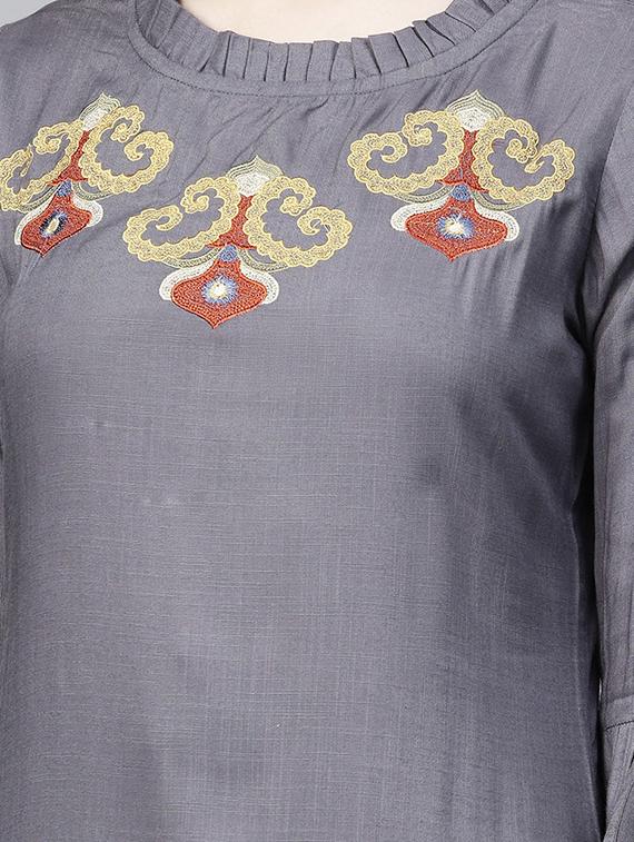 Embroidered straight kurta - 16157674 - Zoom Image - 4