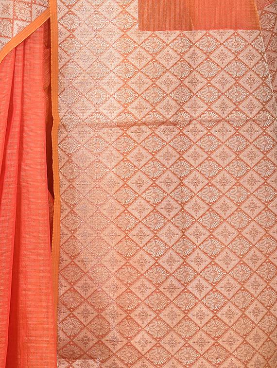 checkered zari border banarasi saree with blouse - 16158202 - Zoom Image - 4