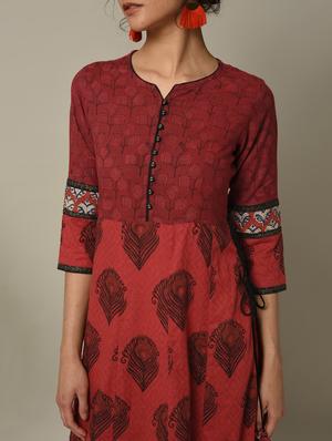 red ethnic motifs anarkali kurta - 16167210 - Standard Image - 4