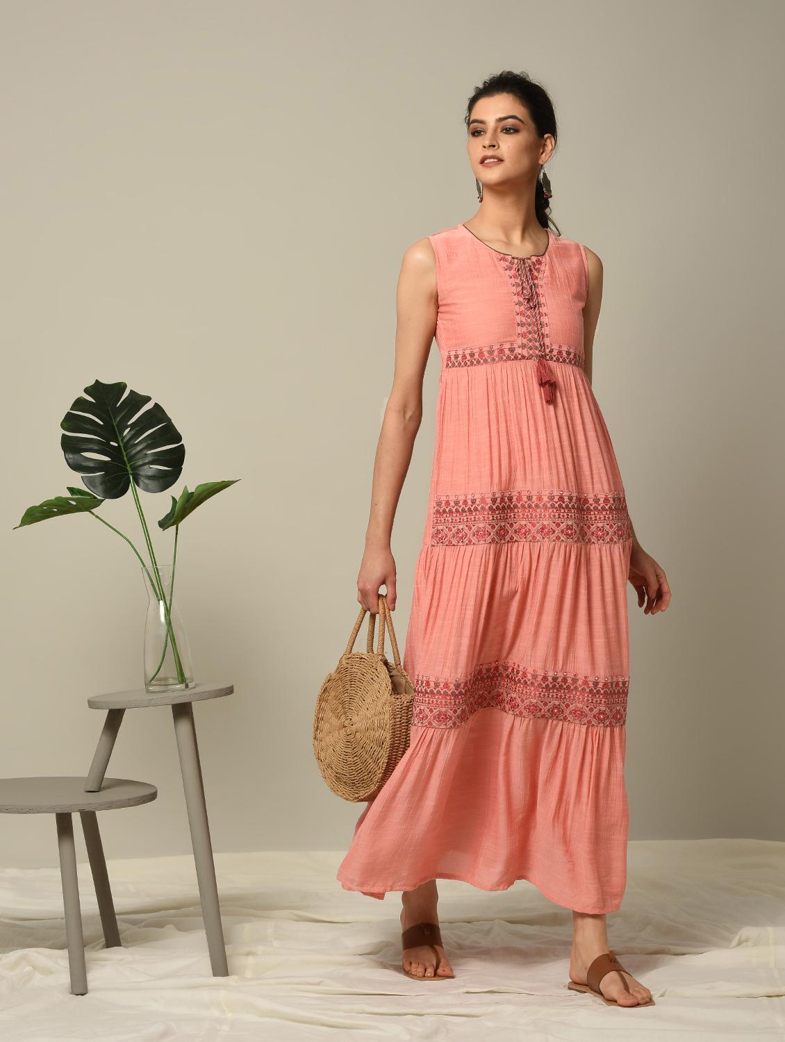 peach embroidered tiered kurta - 16167242 - Zoom Image - 4