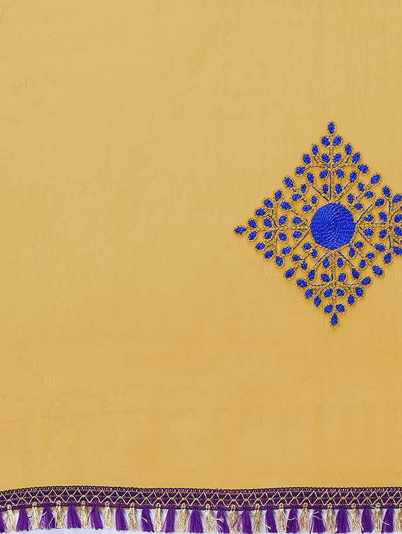 Embroidered bordered saree with blouse - 16186601 - Zoom Image - 4