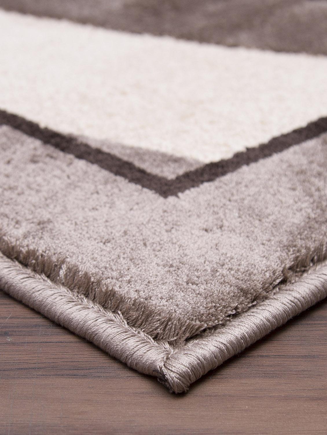 Antique Look Soft Tuch Micro Fiber Anti-Skid Premium Quality Large Size Carpet (5 x 7 feet) - 16204895 - Zoom Image - 4