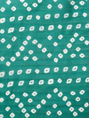 bandhani printed saree with blouse - 16219132 - Standard Image - 4