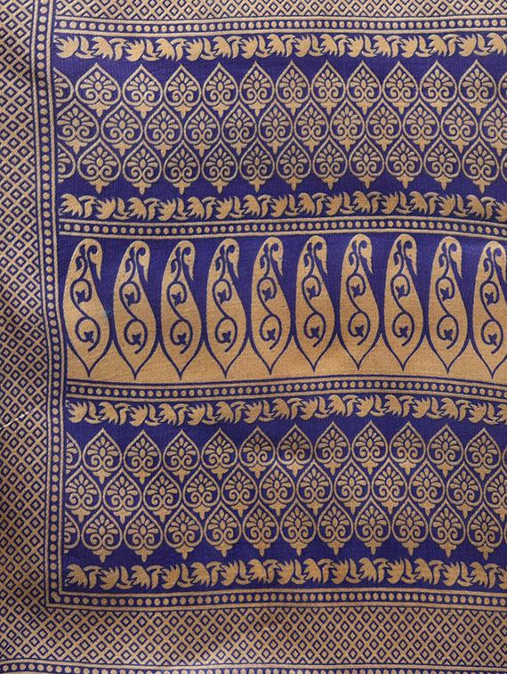 red silk blend printed saree with blouse - 16219133 - Zoom Image - 4