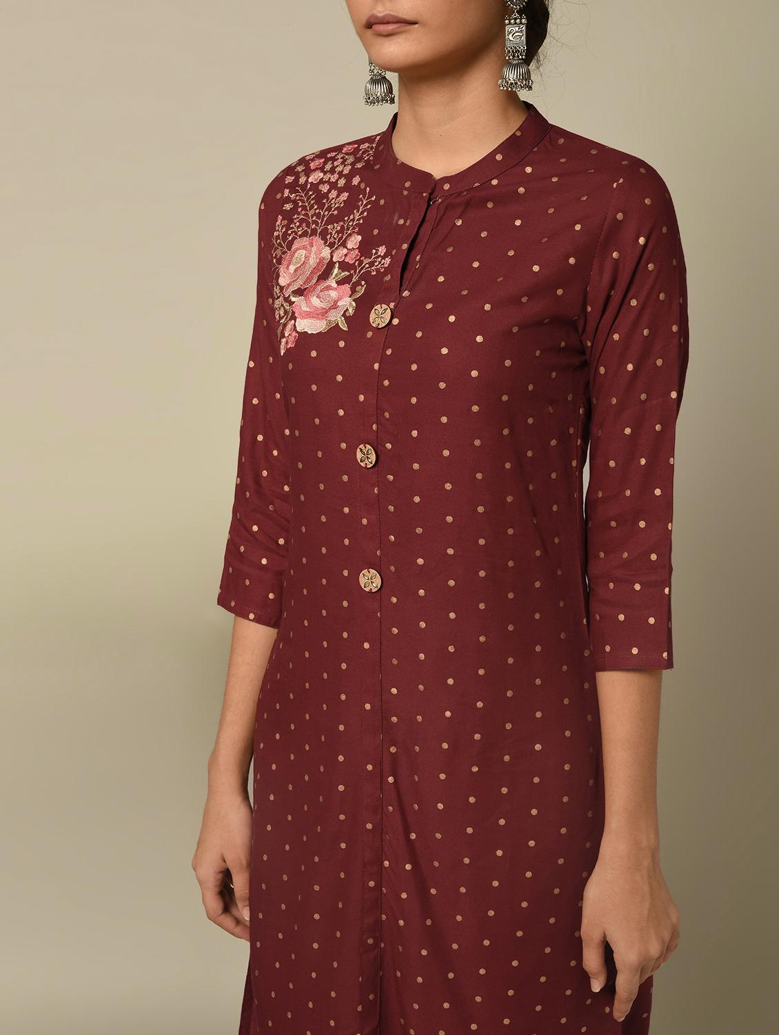 floral embroidered straight kurta - 16245916 - Zoom Image - 4