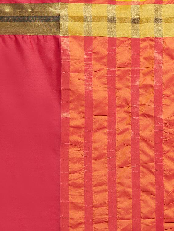 Contrast bordered saree with blouse - 16251915 - Zoom Image - 4