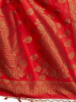 contrast zari border woven saree with blouse - 16256589 - Standard Image - 4