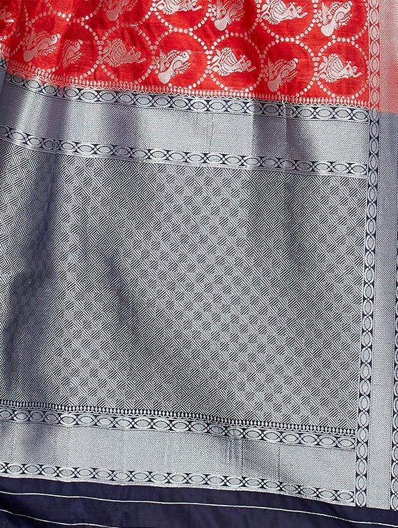 contrast zari border woven saree with blouse - 16256599 - Zoom Image - 4