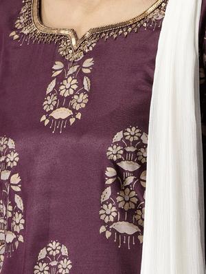 Embellished suit set - 16261477 - Standard Image - 4