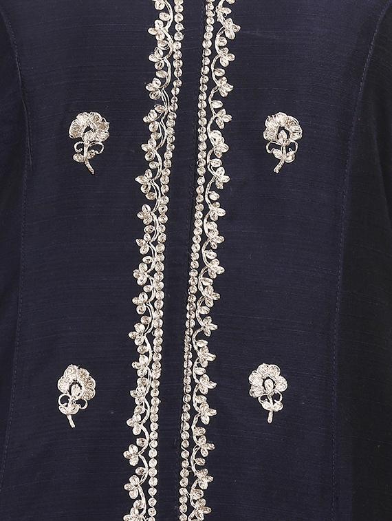 Embroidered A-line kurta - 16261529 - Zoom Image - 4