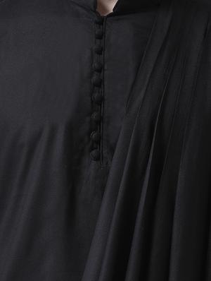 black solid long kurta - 16263311 - Standard Image - 4