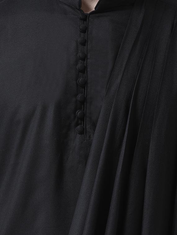 black solid long kurta - 16263311 - Zoom Image - 4