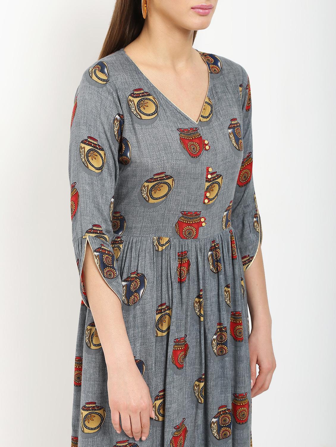 conversational printed layered kurta - 16287702 - Zoom Image - 4