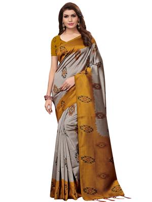 multicolor set of 2 printed saree combo with blouse - 16337012 - Standard Image - 4